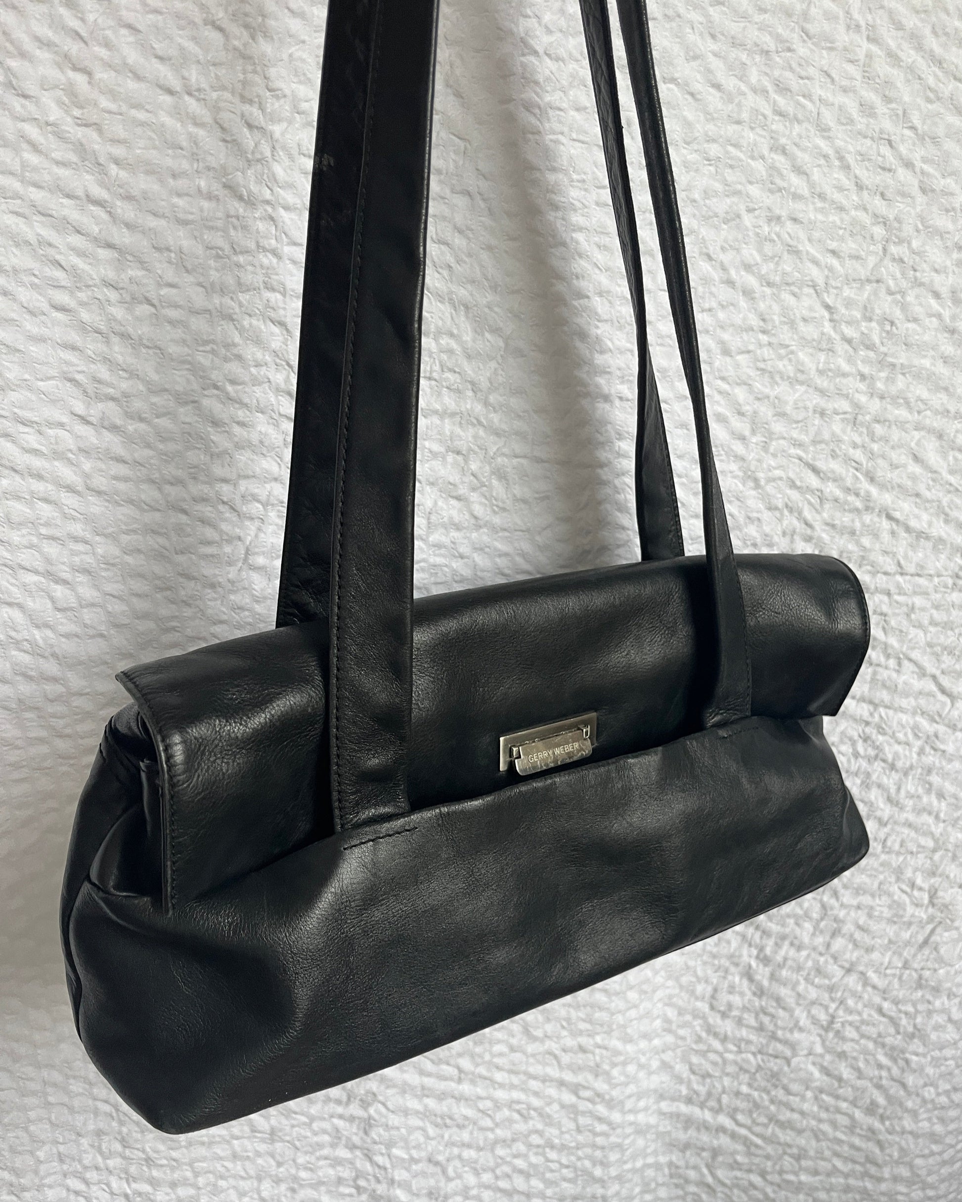Elegante Gerry Weber Ledertasche mit Henkel, weichem Material und silbernen Details – Vintage Einzelstück, sehr gut erhalten