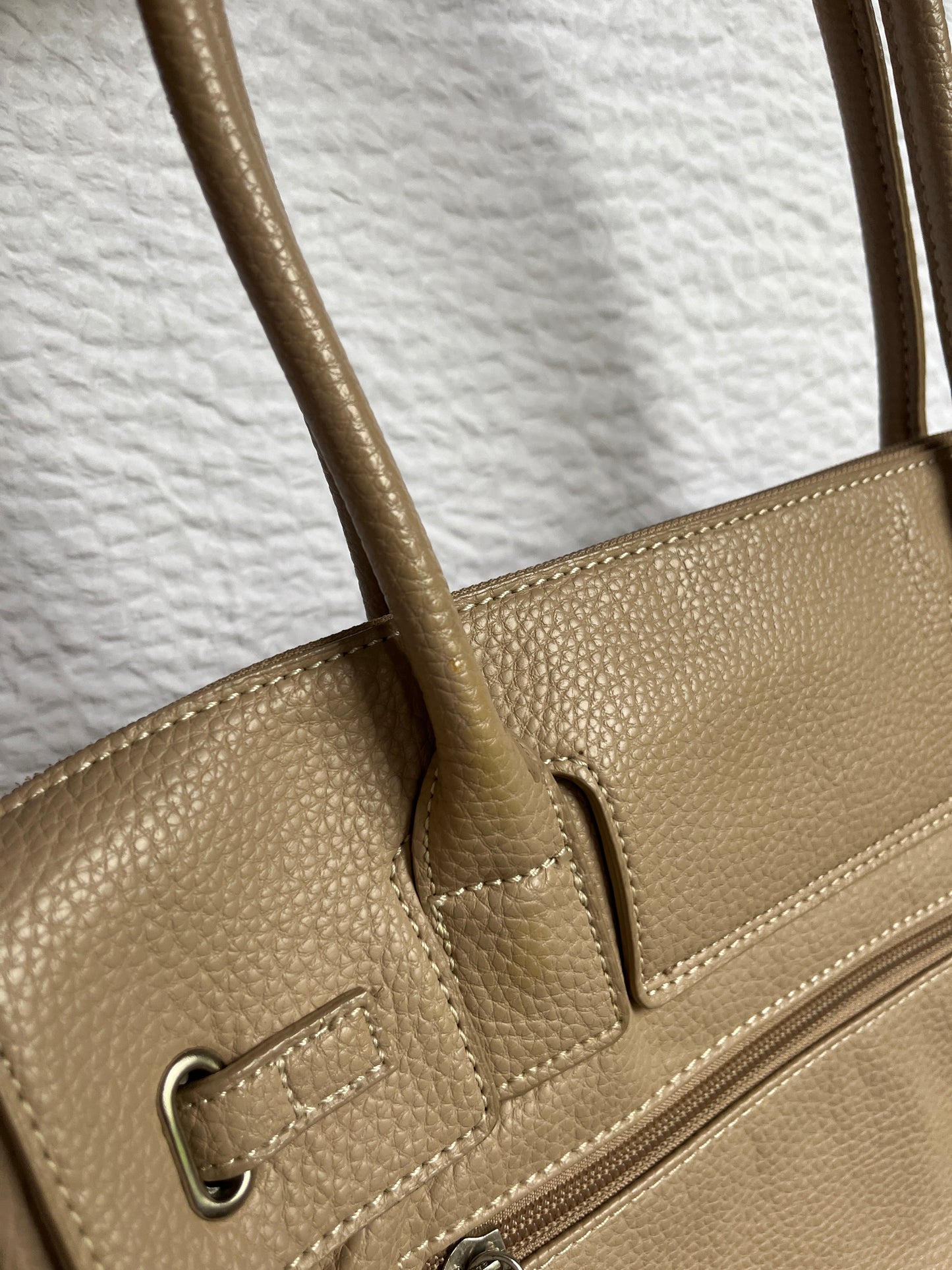 PICARD Echtleder Handtasche beige-creme mit Anhänger-Charm