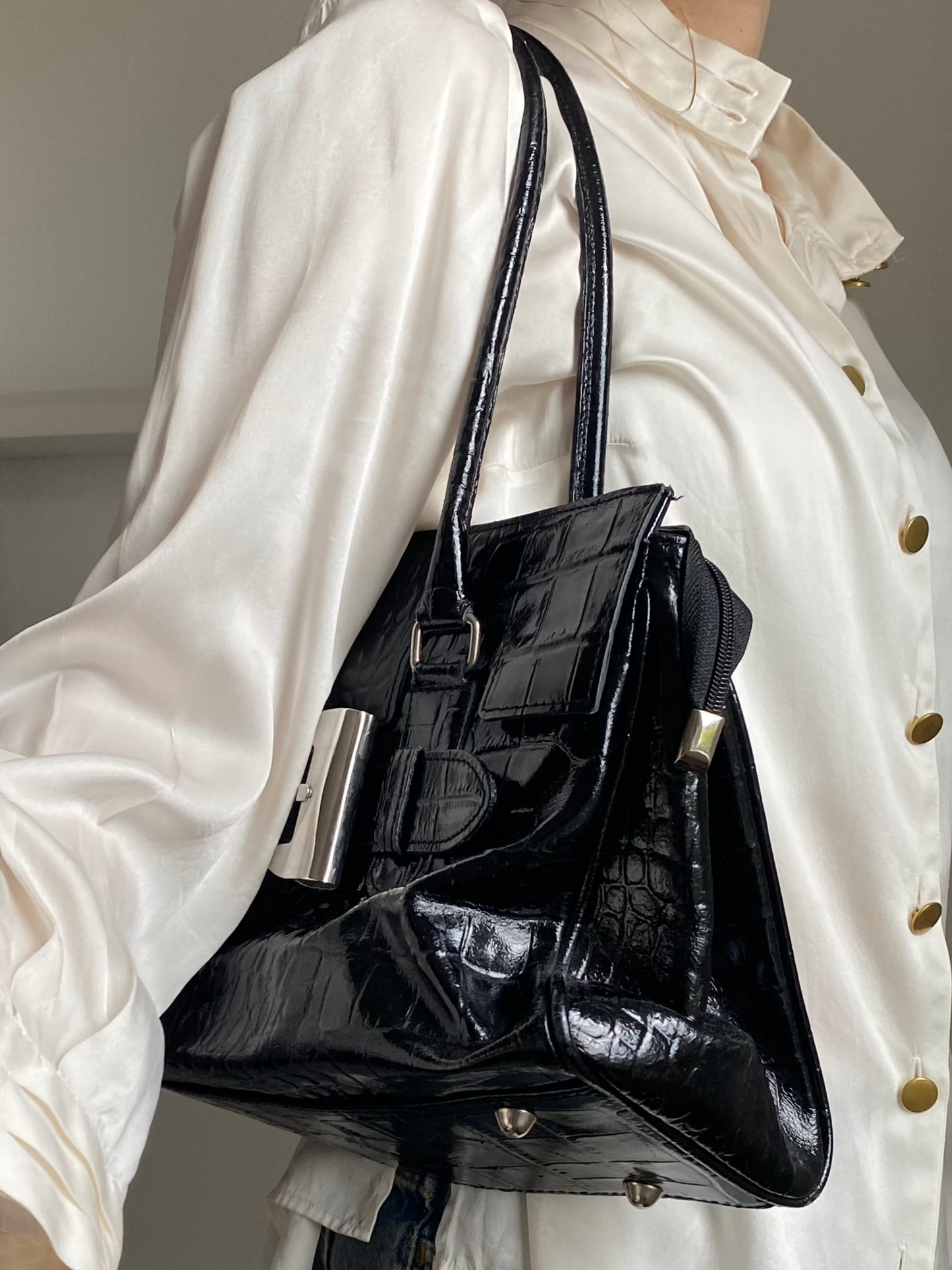 Italienische Vintage Echtleder Handtasche schwarz Kroko Stil glänzend