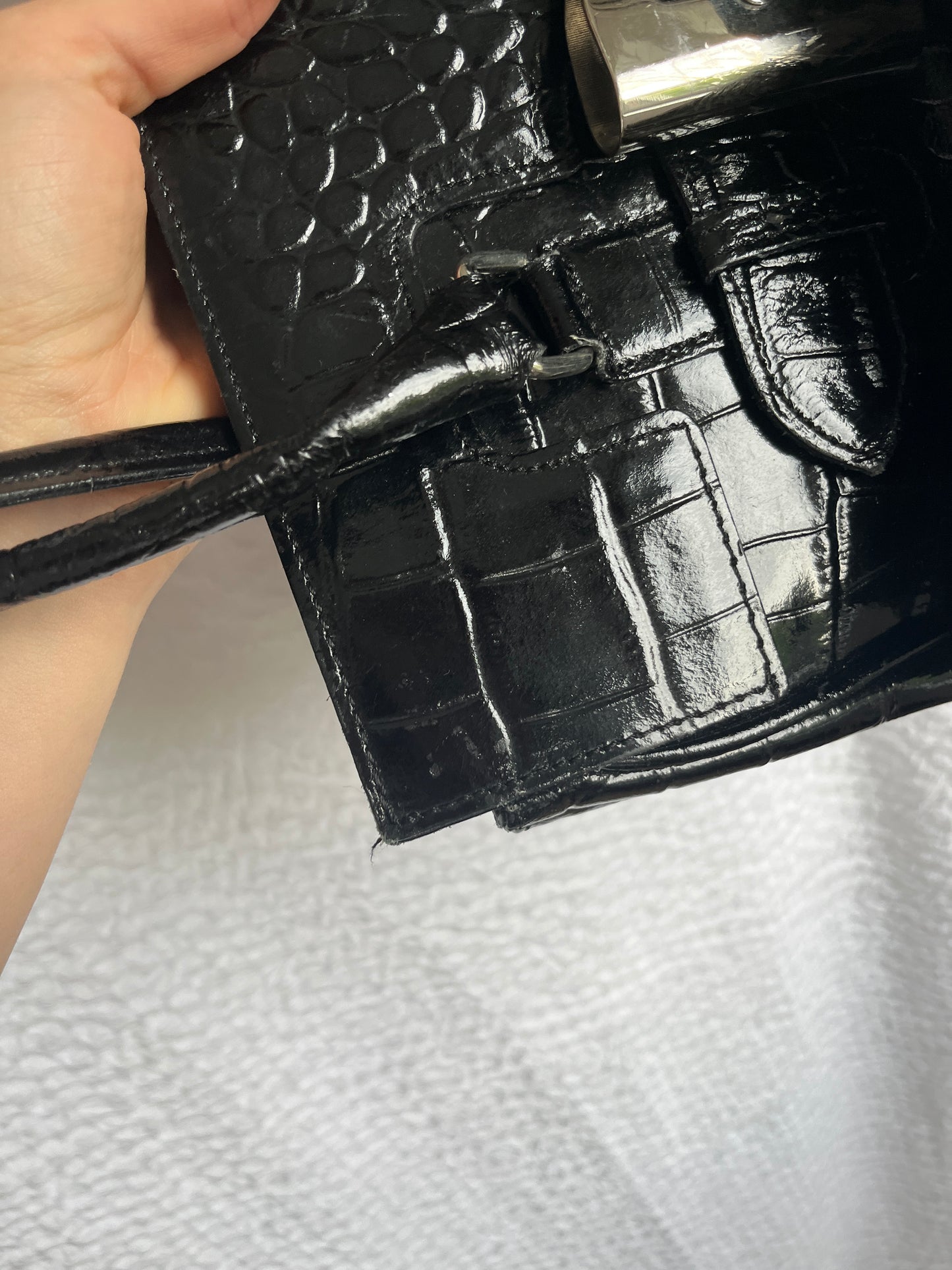 Italienische Vintage Echtleder Handtasche schwarz Kroko Stil glänzend