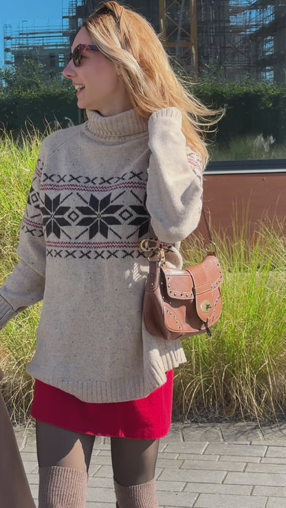 Lederhandtasche in cognacbraun, Baguette Stil, Metallnieten