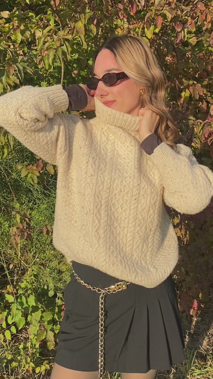 Cozy Grobstrick Rollkragenpullover in beige mit Zopfmuster, S,M